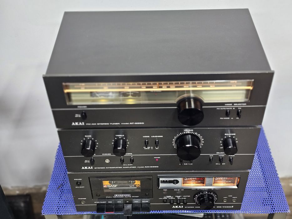 Linie audio Akai AM-2250 AT-2250 CS-702D