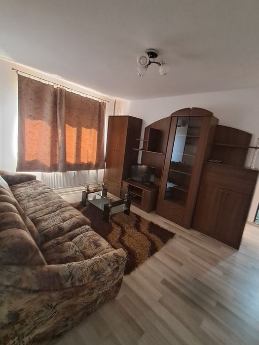 Închiriez apartament 2 camere zona Fortuna cu loc de parcare parcare