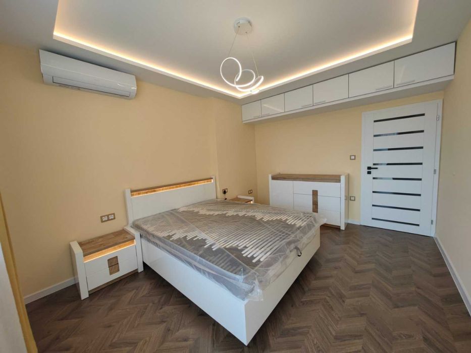 Дава се под наем Тристаен апартамент в София, Център - 1000 кв.м за 1275 € - Снимка #11