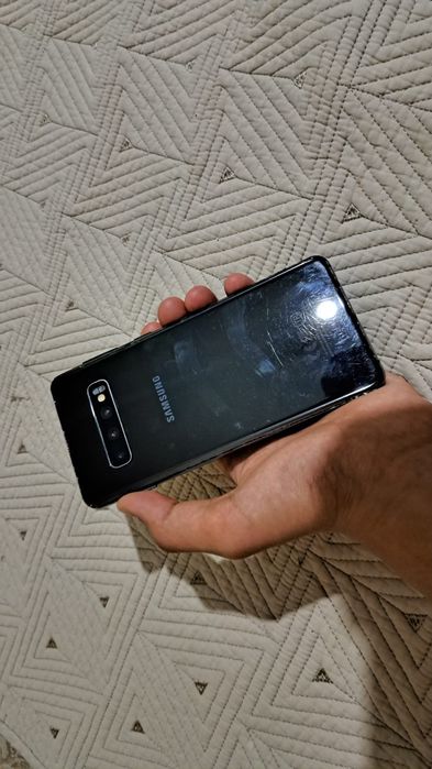 Продам или обменяю Самсунг с10.