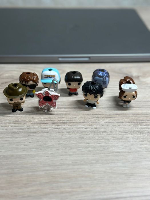 Продам игрушки с киндер джой