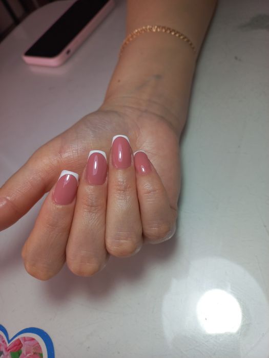 Запишитесь на маникюр