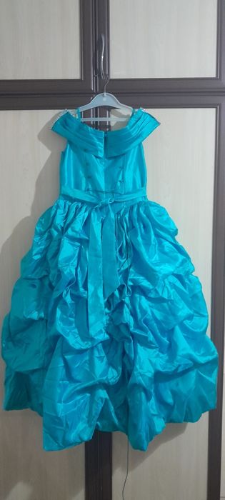 Продам платье нарядное