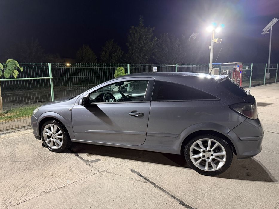 Opel Astra H GTC 2006