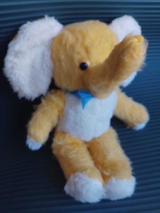 Стара играчка от 80-90-те Слонче