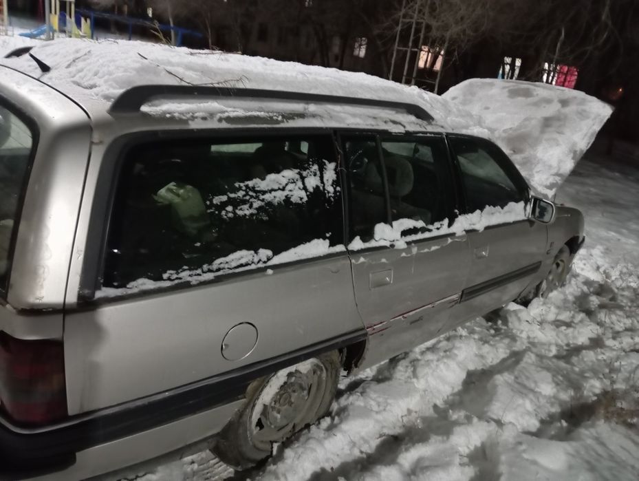 Продам машину Опель омега уневерсал