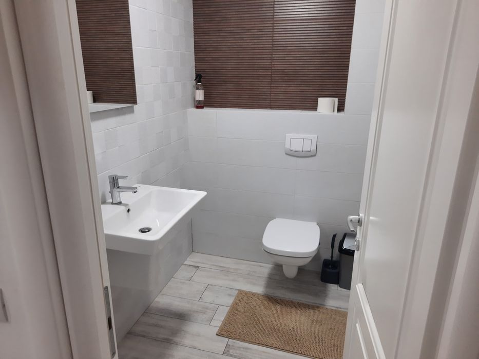 Inchiriez apartament