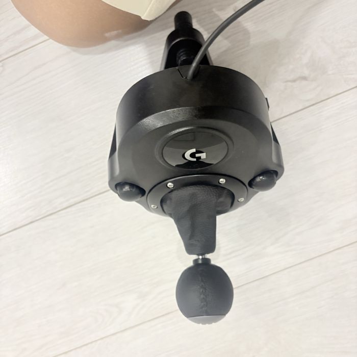 Logitech g923 новый