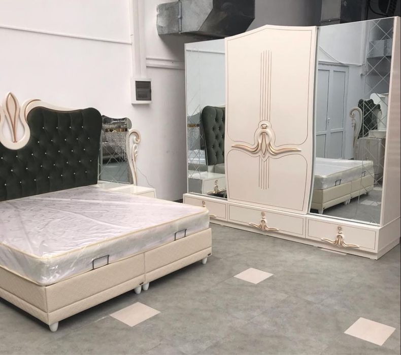 Спальный гарнитур