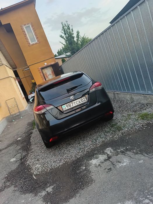 Продам автомобиль MG 5