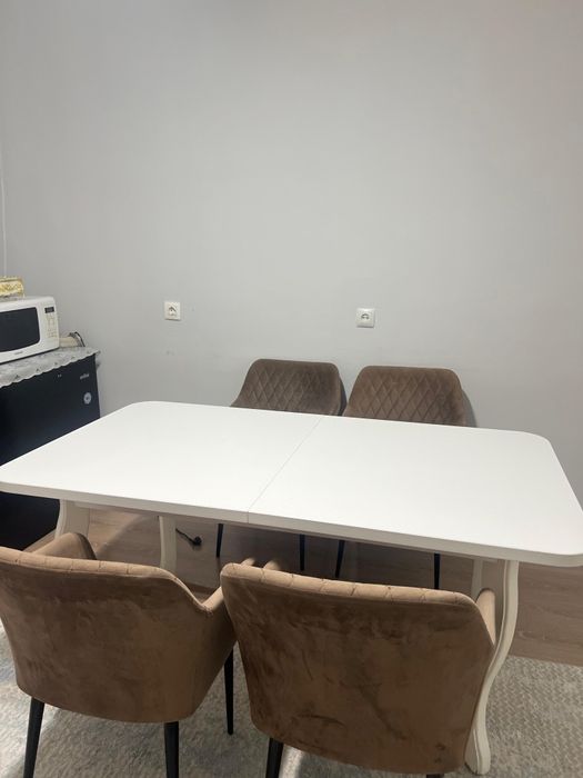 Продам кухонный стол