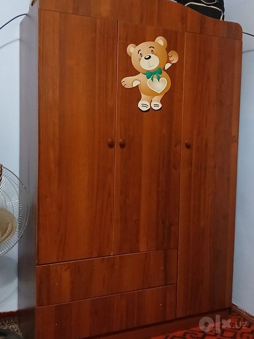 Detskiy shkaf sotiladi