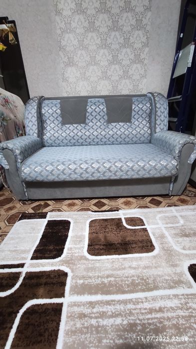 Продам мини диванчик .