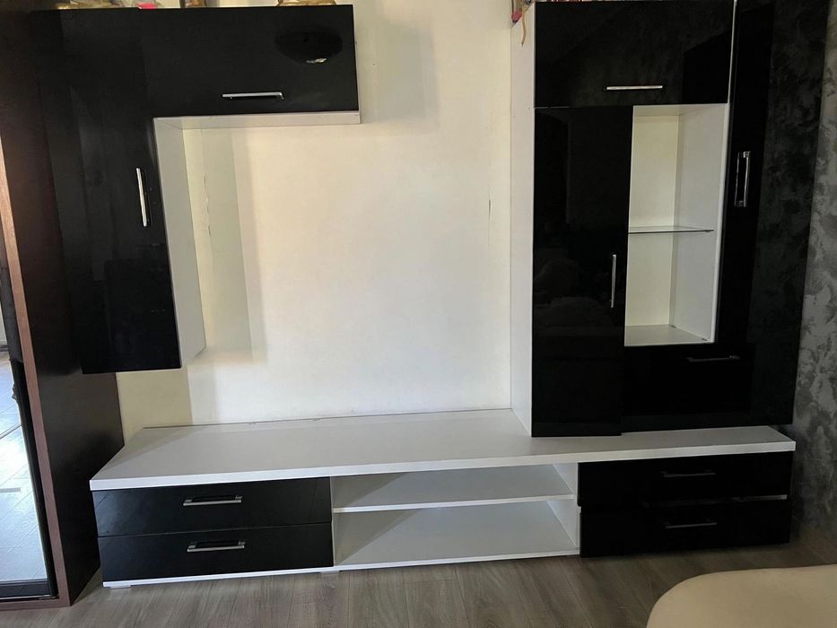 Vând mobilă living alb + negru lucios
