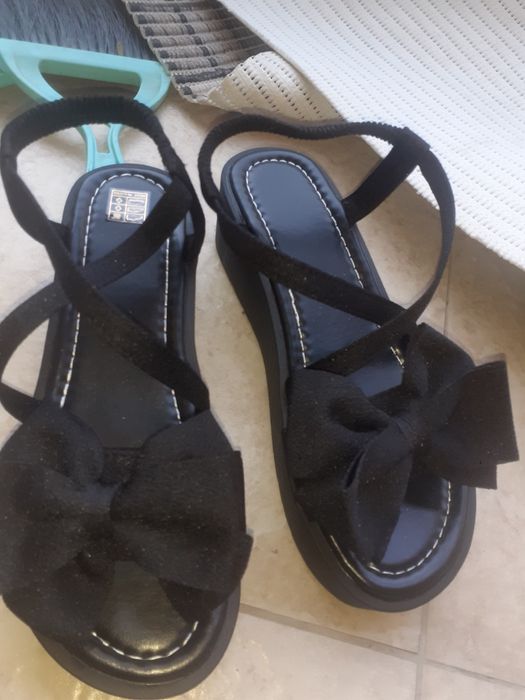 Дамски нови сандали 39н