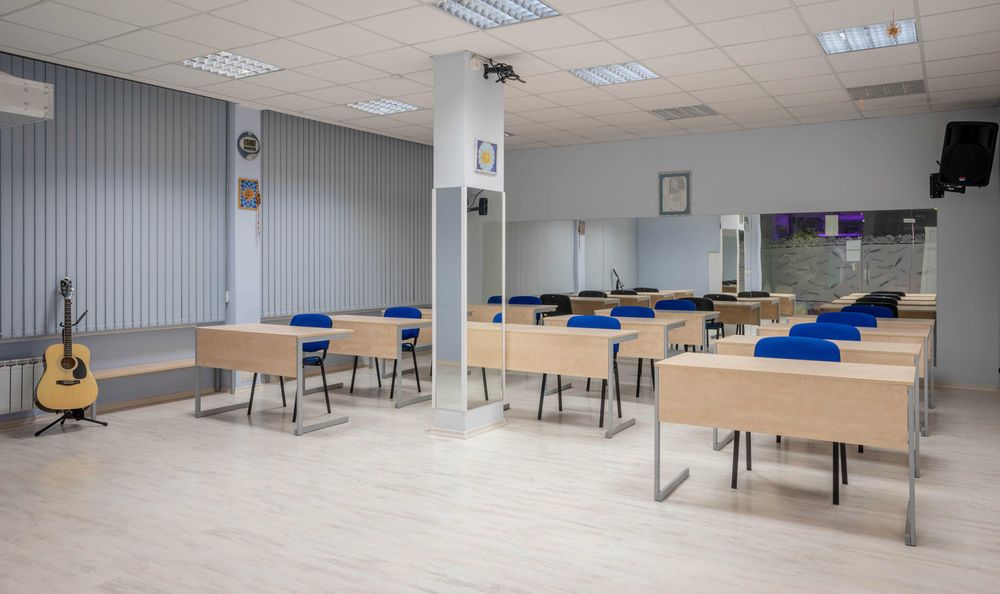 Зали под наем /за презентации, събития, тържества/, с кафе-бар зона!