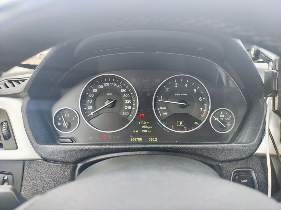 BMW 320i an 2012 184hp