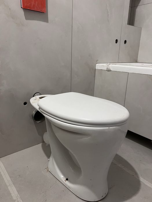 Унитаз в отличном состоянии