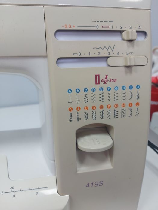 Продам швейную машинку