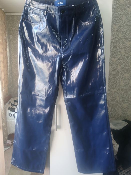 Продам брюки кожанные