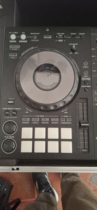 Продавам Pioneer DDJ 800