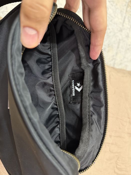 Продаётся оригинальная барсетка Converse