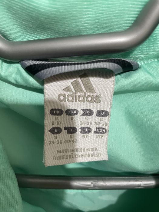 Оригинальная куртка Adidas, размер S.