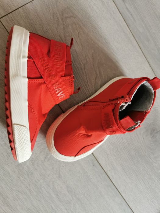 Ghete  Zara, fetițe mărimea 22