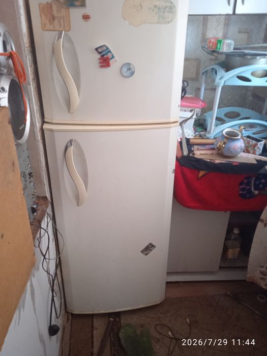 срочно продам холодильник
