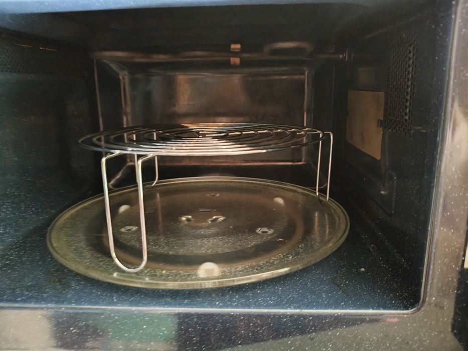 cuptor microunde Samsung MG23K3515AK 23l, grill -impecabil