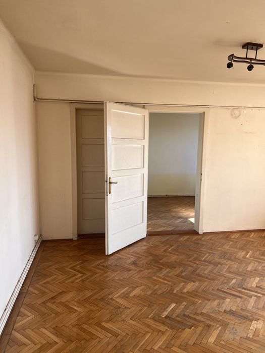 Vand apartament 2 camere central