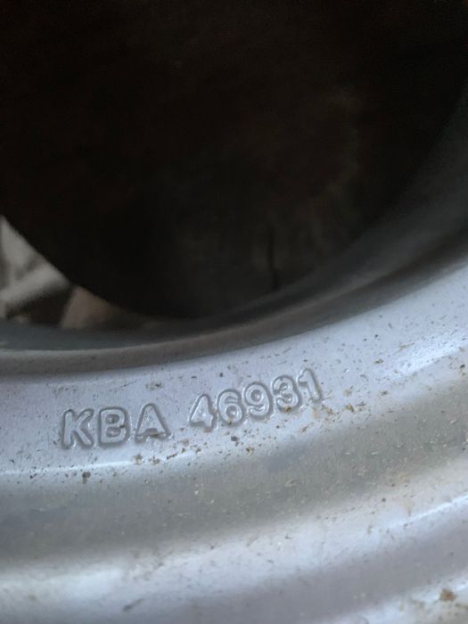 Джанти с гуми за кола