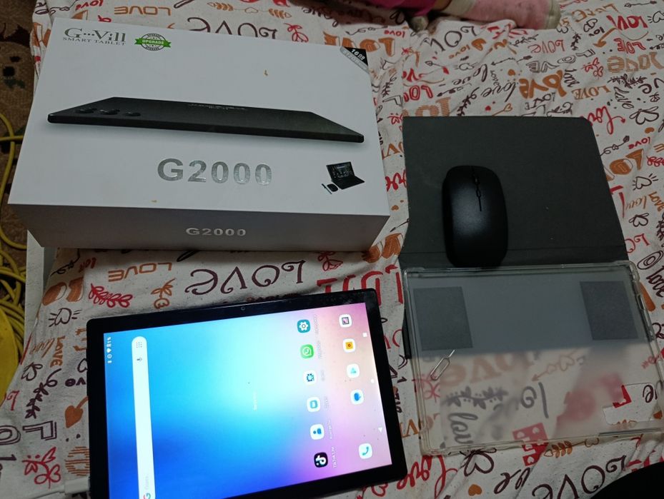 Продам планшет почти новая