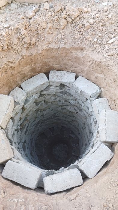 Kanalizatsiya ura transhi qazaymiz