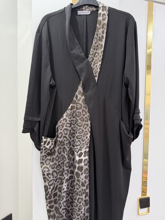 Платье женские и плащи