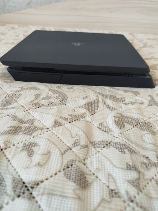 Play station 4slim 500GB