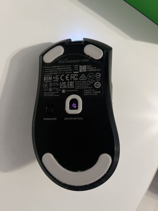 Razer Deathadder V3 Pro - Smooth touch