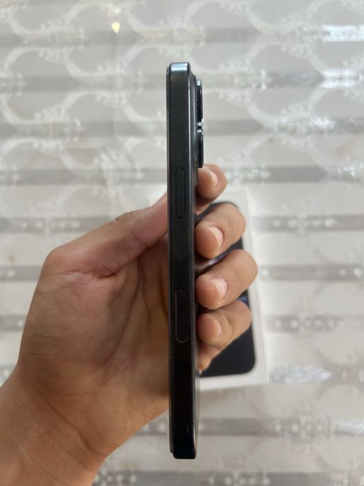 Продам Iphone 16 pro