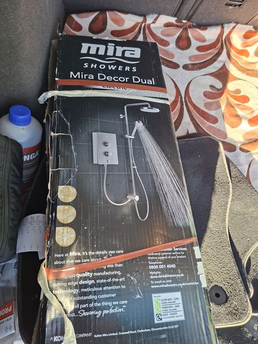 Duș instant nou cumpărat din Anglia preț  380 £de cumpărare!0730 832 2