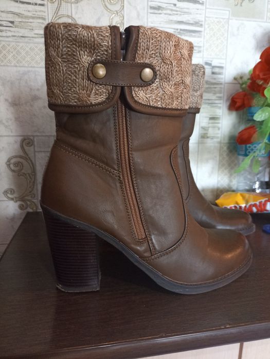 Продам ботильоны женские