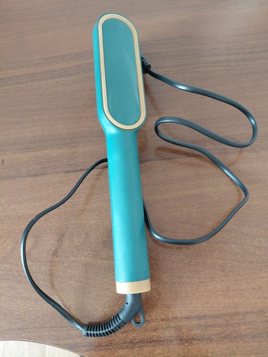 Продам недорого выпрямитель для волос