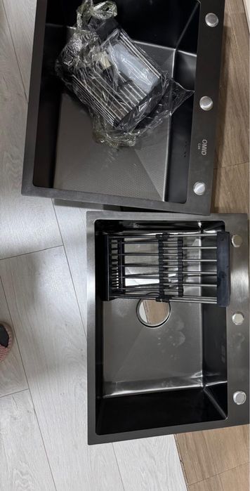 Продам кухонная раковина новая