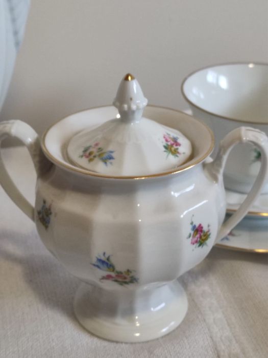 Порцеланов сервиз