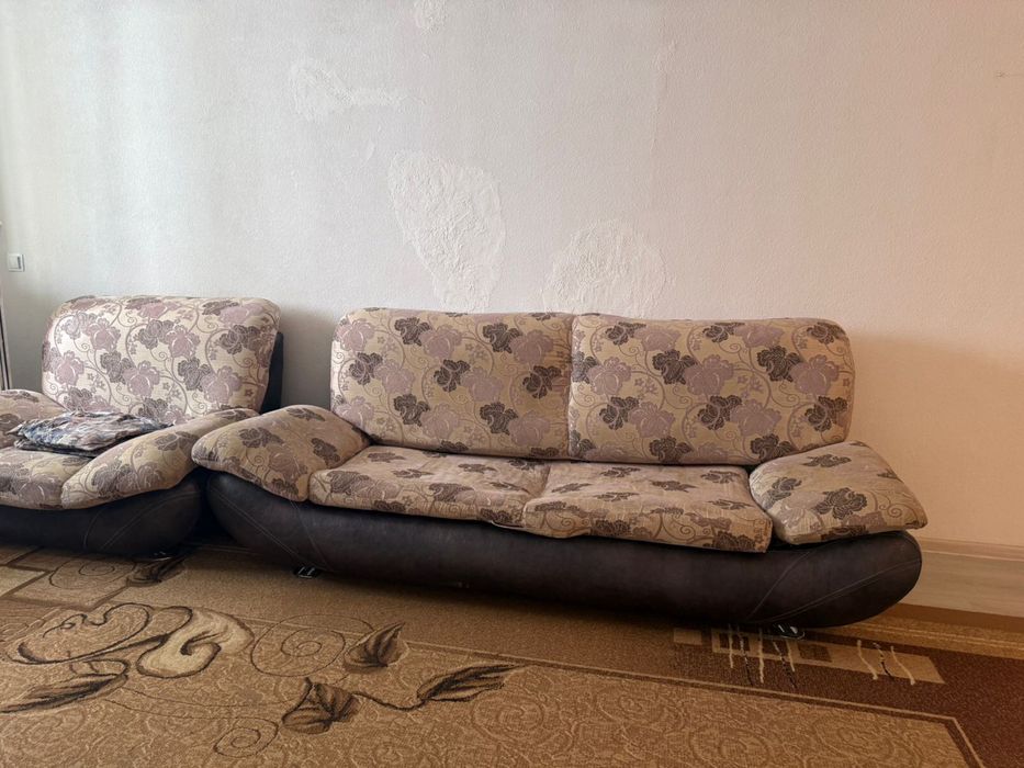 Отдам даром диван и кресло