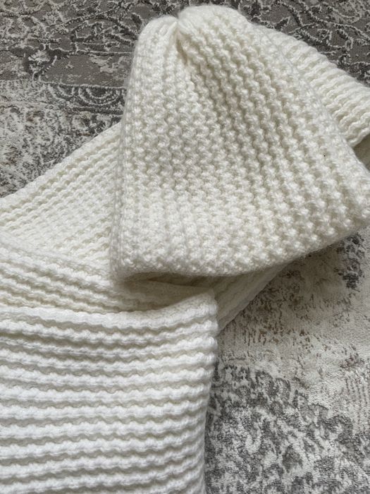 Продам шапку с шарфом