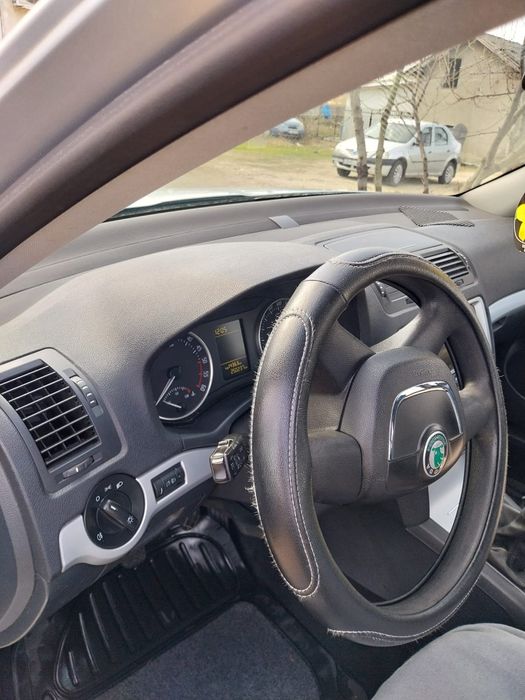 Vând skoda octavia
