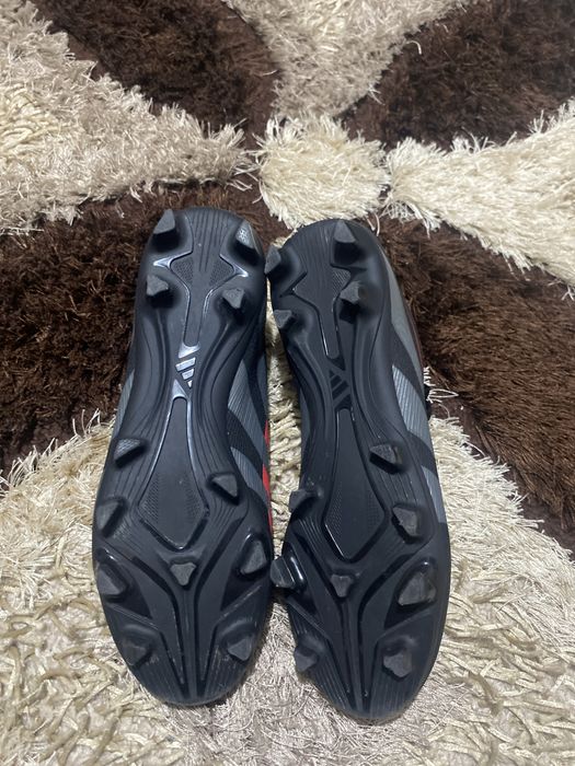 Vand ghete de fotbal adidas predator