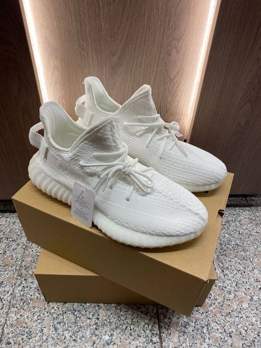 Yeezy Boosr 350v2 Cream White