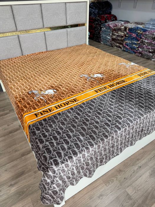 Момик простинликлар сотилади