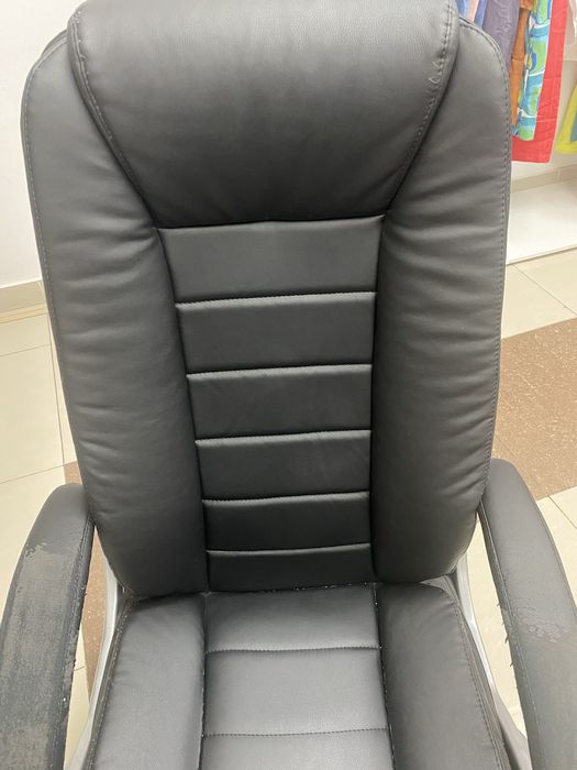 Кресло офисное черное